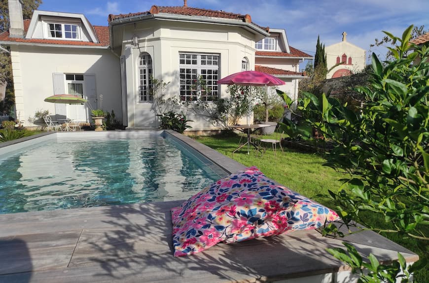 La piscine chauffée, villa Glen-Tara, bassin d'Arcachon